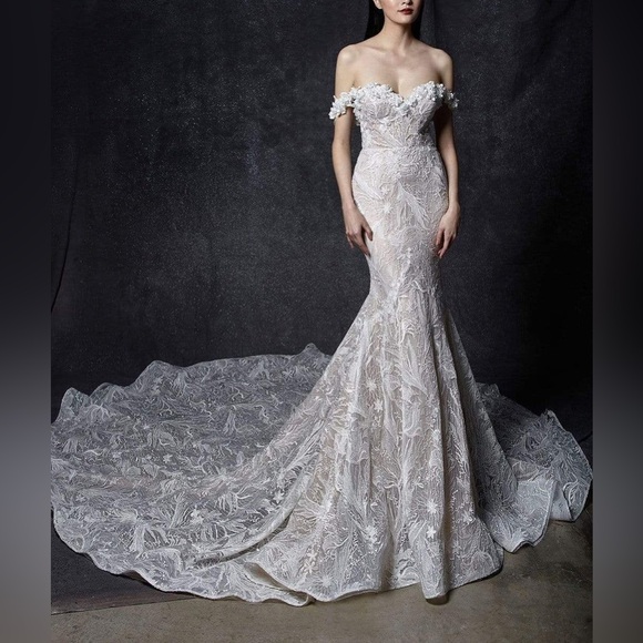 Enzoani Odette Embroidered Floral Lace Wedding Gown Brand New Unaltered size 2 - Picture 3 of 13